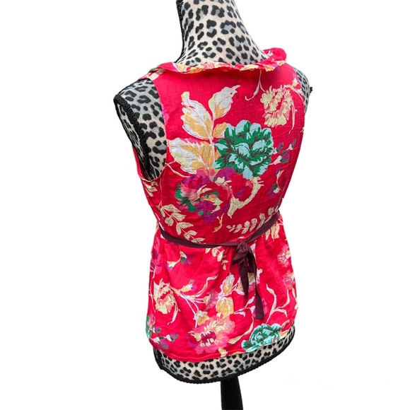 ❤️ Anthropologie Edme & Esyllte Red Floral Sleeveless Ruffle Blouse Small ❤️ - Picture 2 of 5